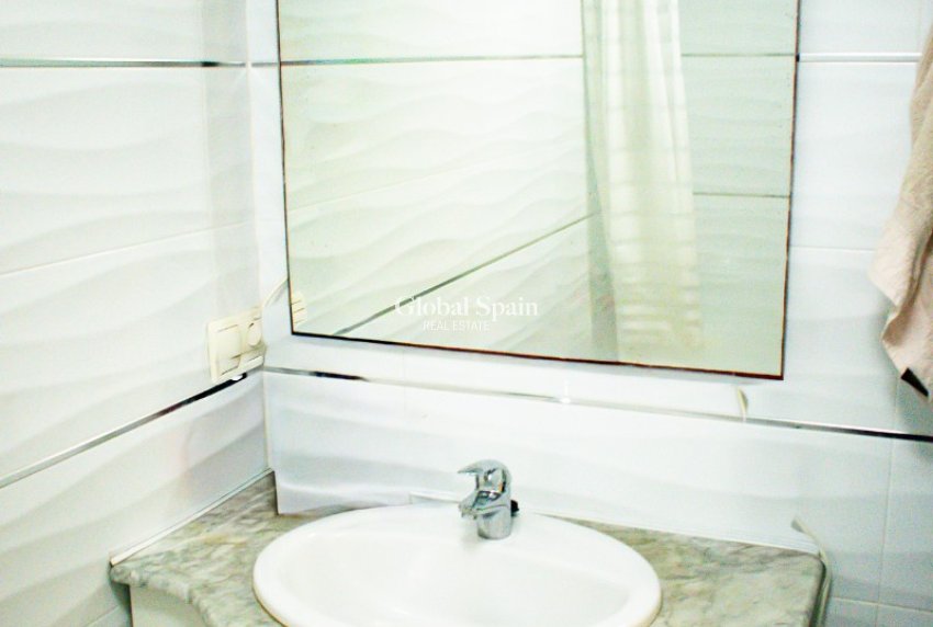 Revente - APPARTEMENT -
TORREVIEJA - Torrevieja Centro