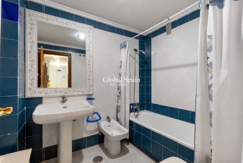 Revente - Appartement -
TORREVIEJA - Torrevieja