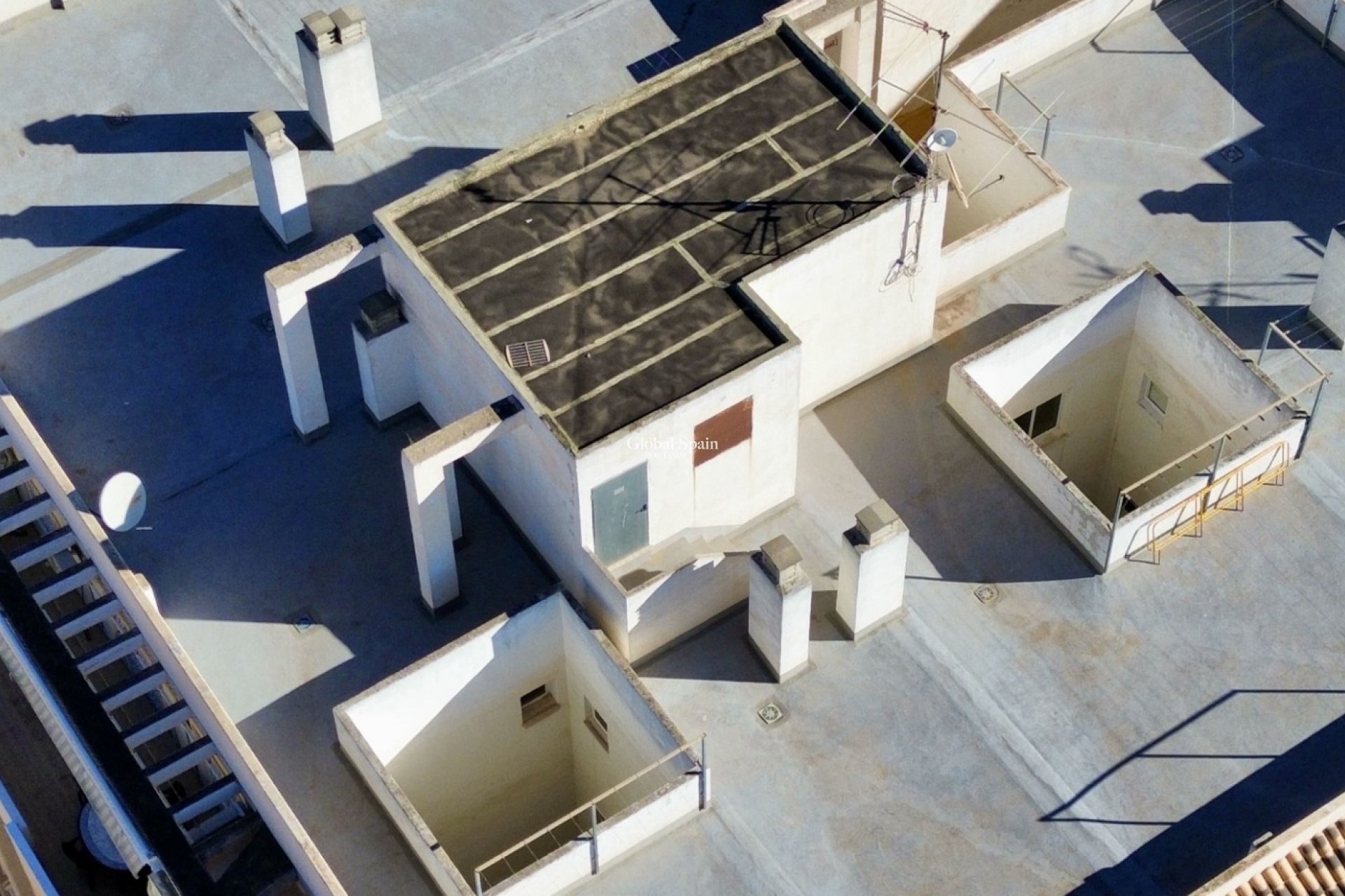 Revente - APPARTEMENT -
TORREVIEJA - Torrevieja