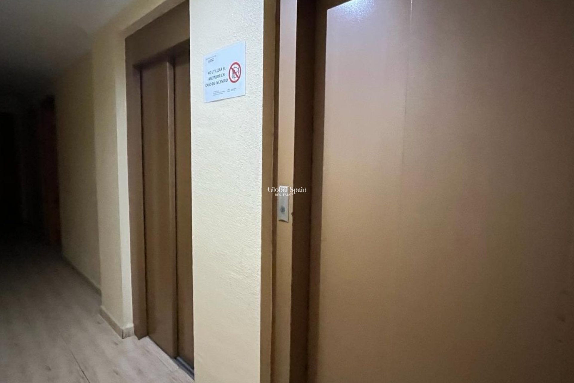 Revente - APPARTEMENT -
TORREVIEJA - Torrevieja