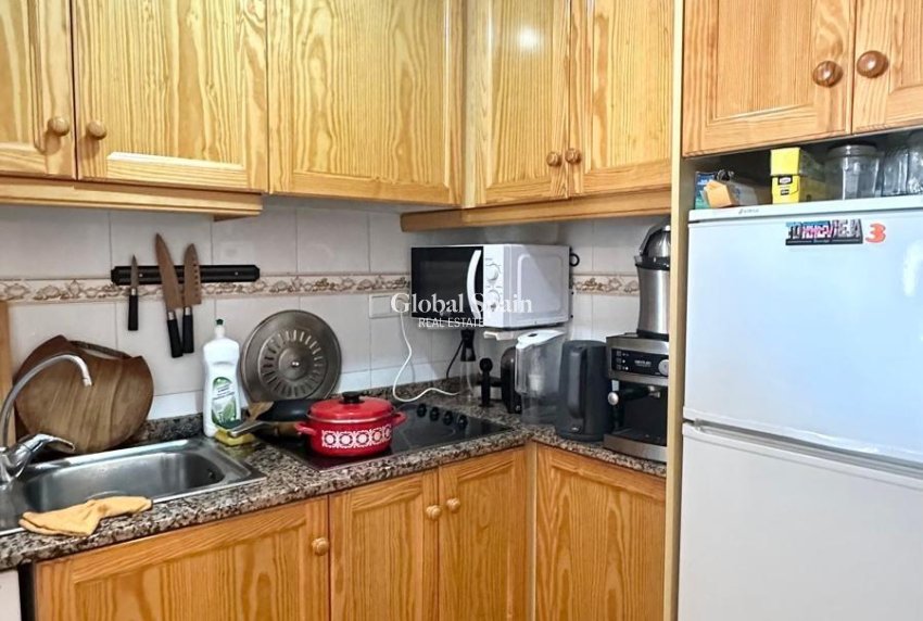 Revente - APPARTEMENT -
TORREVIEJA - Torrevieja