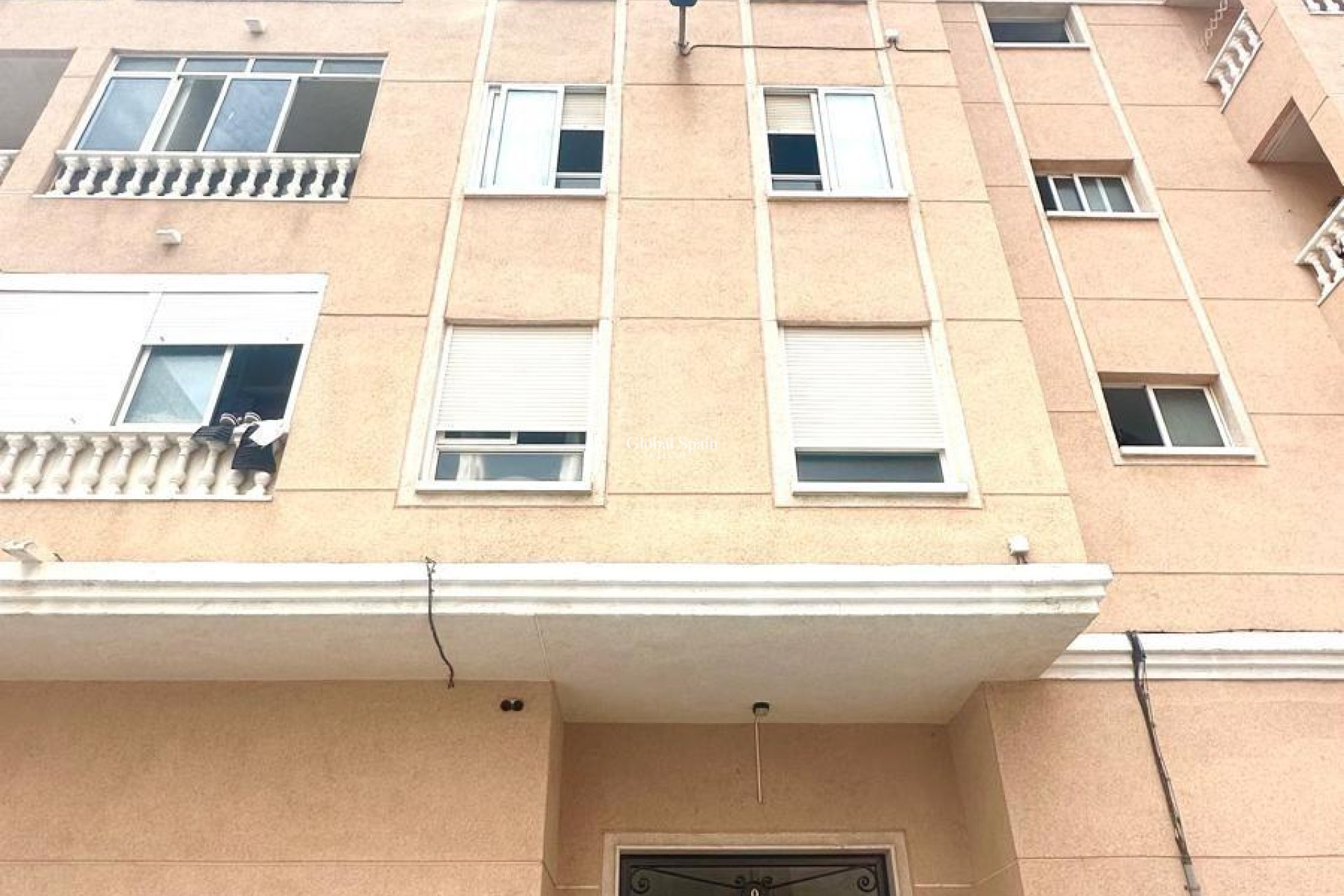 Revente - APPARTEMENT -
TORREVIEJA - Torrevieja