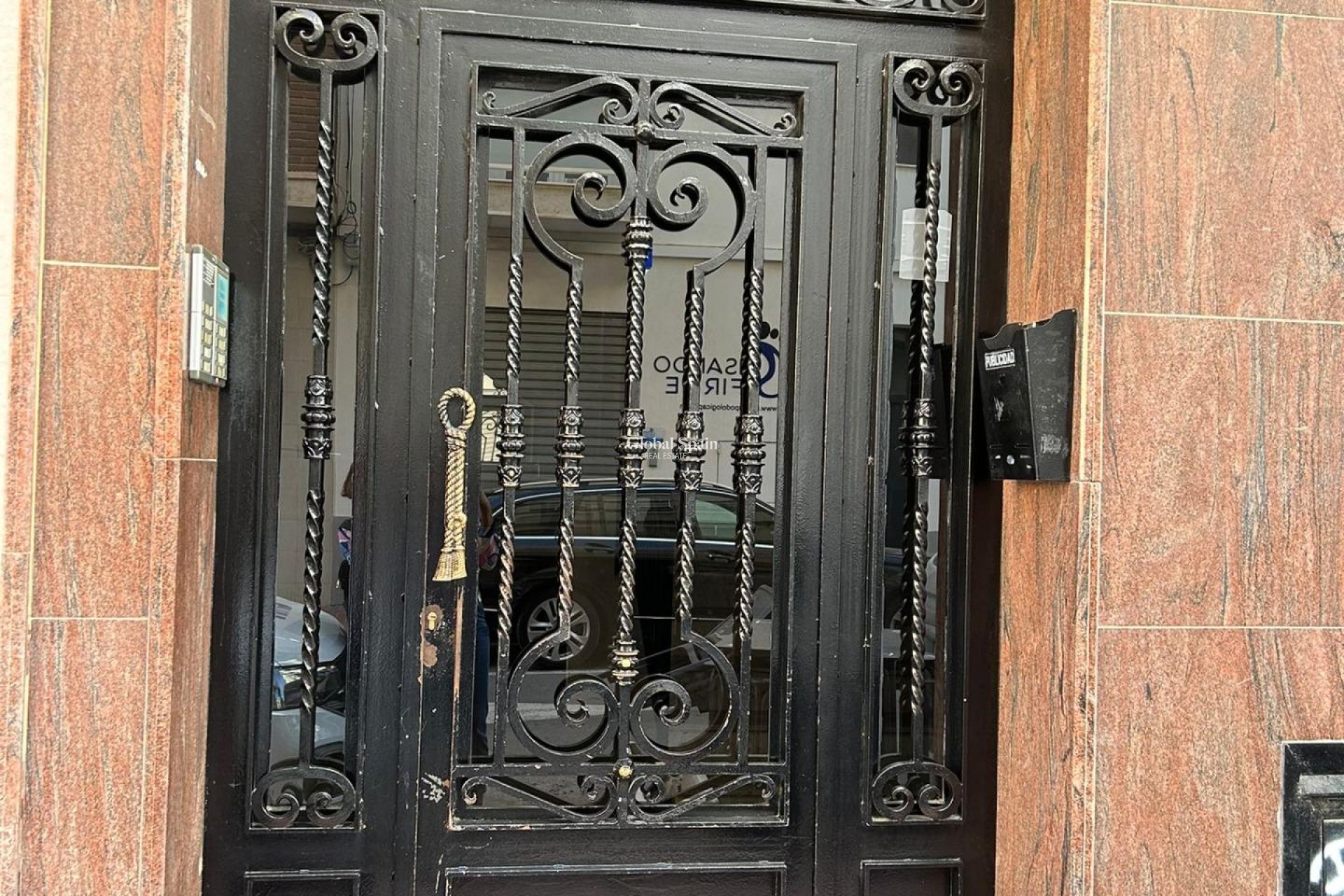 Revente - APPARTEMENT -
TORREVIEJA - Torrevieja