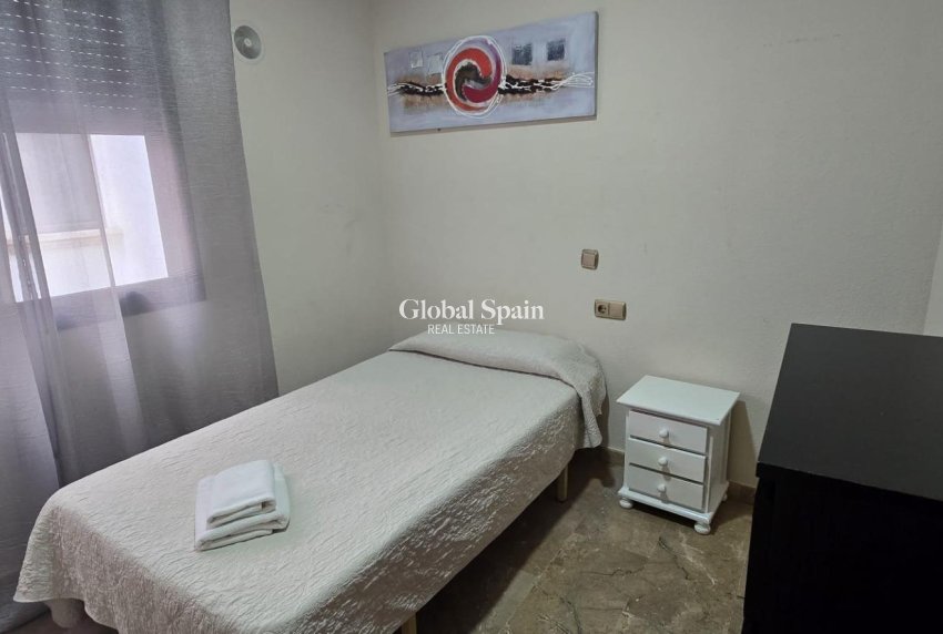 Revente - APPARTEMENT -
TORREVIEJA - Torrevieja