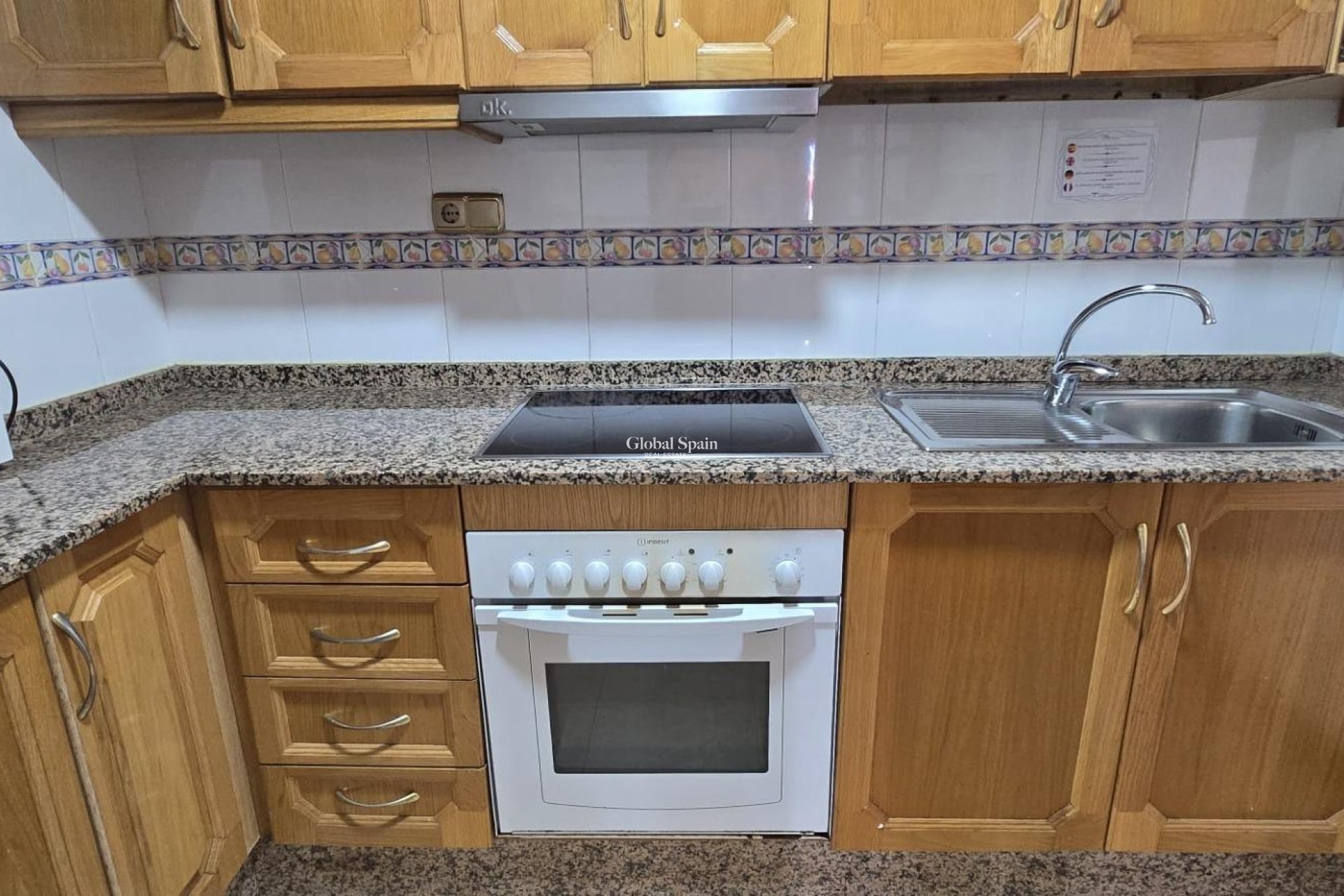 Revente - APPARTEMENT -
TORREVIEJA - Torrevieja