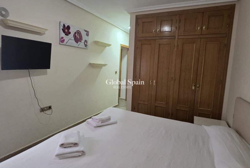 Revente - APPARTEMENT -
TORREVIEJA - Torrevieja