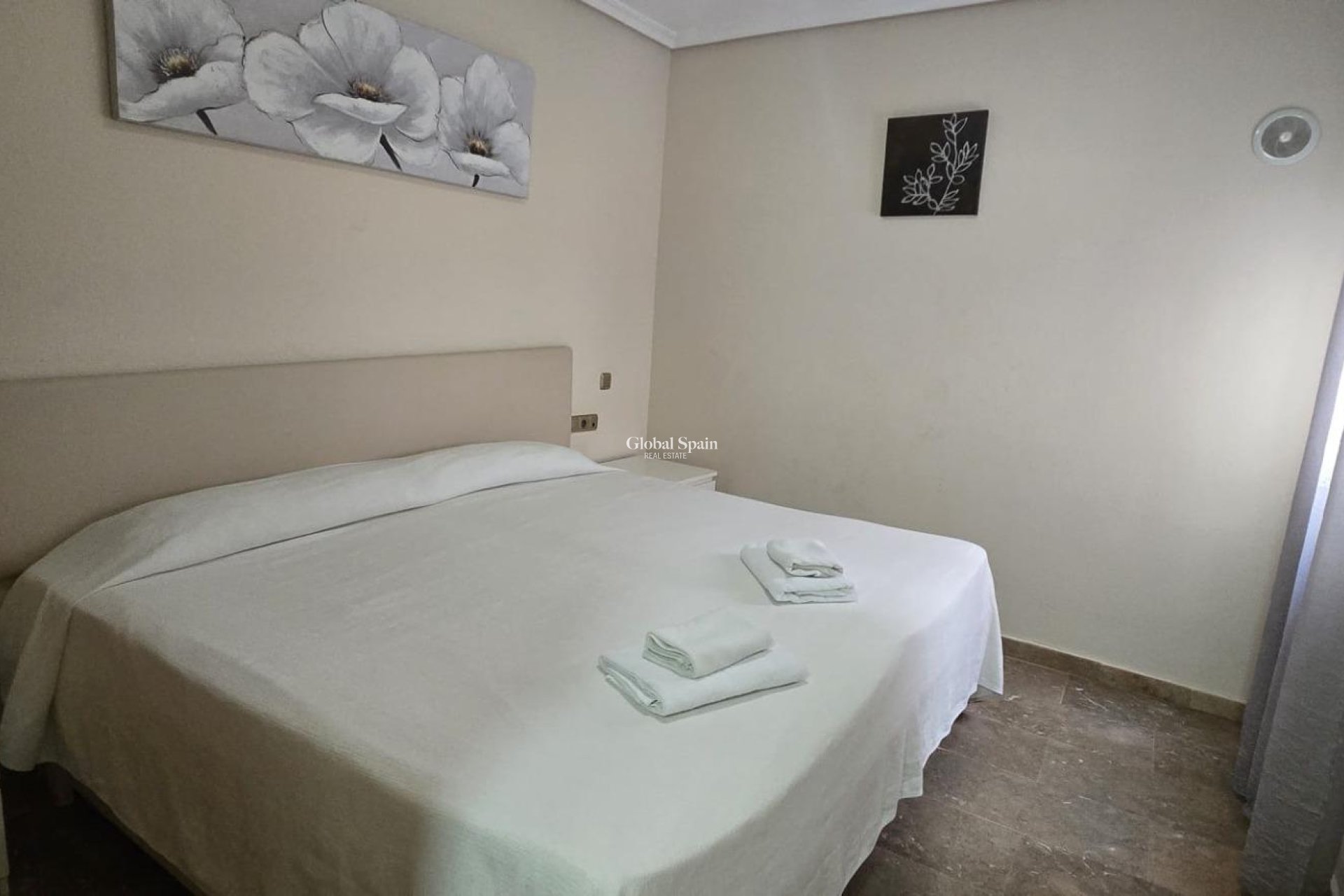 Revente - APPARTEMENT -
TORREVIEJA - Torrevieja