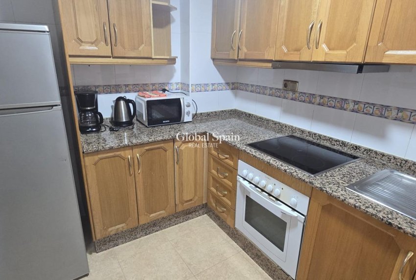 Revente - APPARTEMENT -
TORREVIEJA - Torrevieja