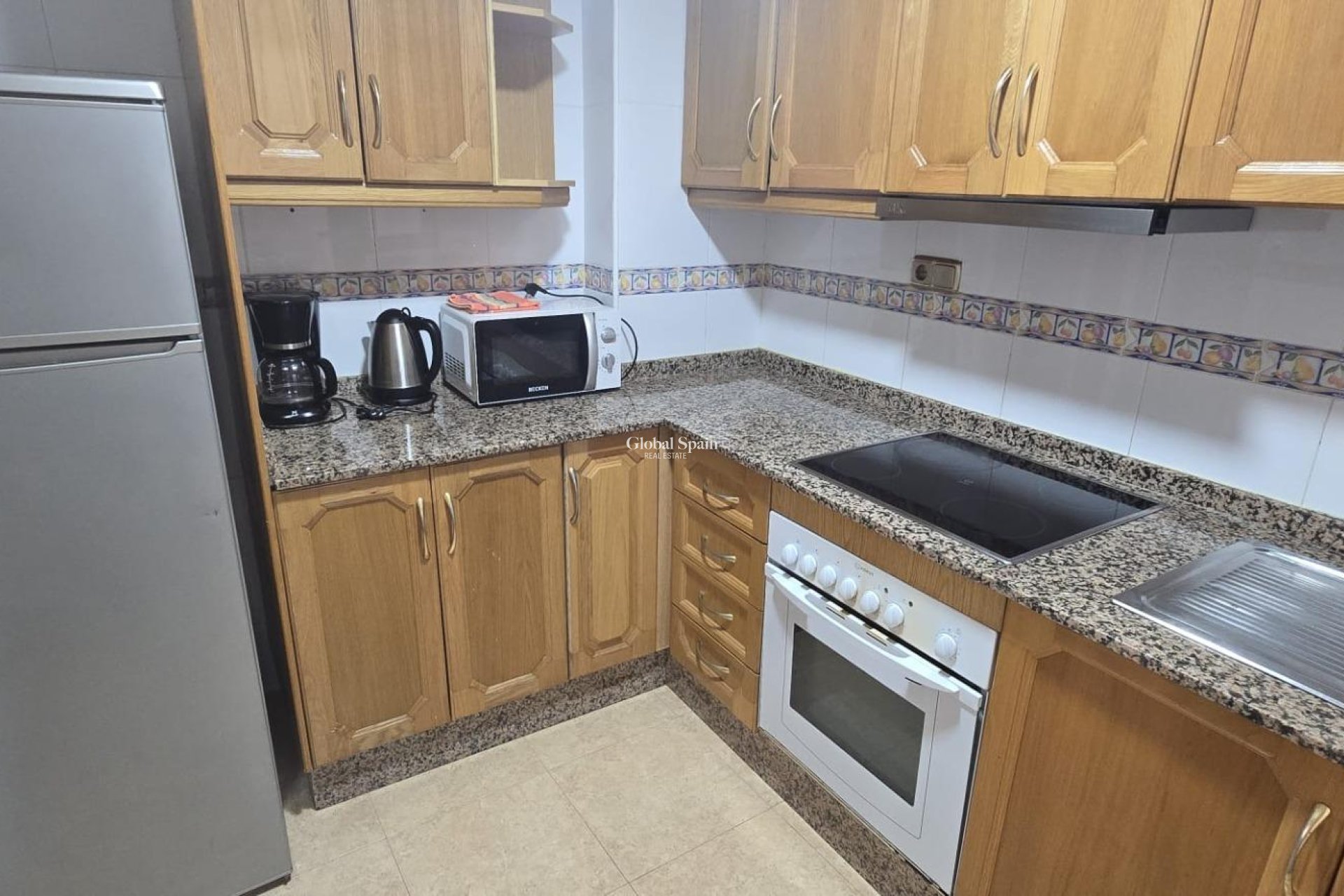Revente - APPARTEMENT -
TORREVIEJA - Torrevieja