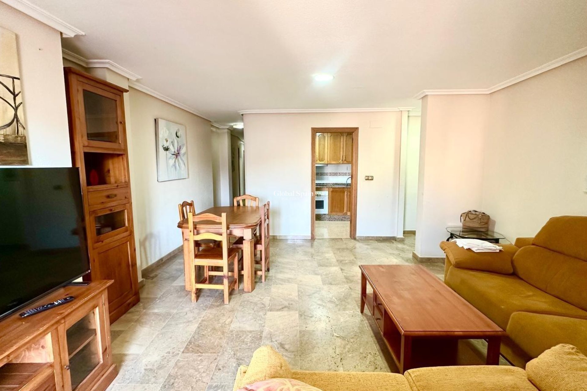 Revente - APPARTEMENT -
TORREVIEJA - Torrevieja