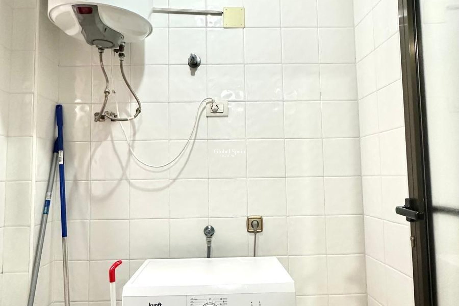 Revente - APPARTEMENT -
TORREVIEJA - Torrevieja