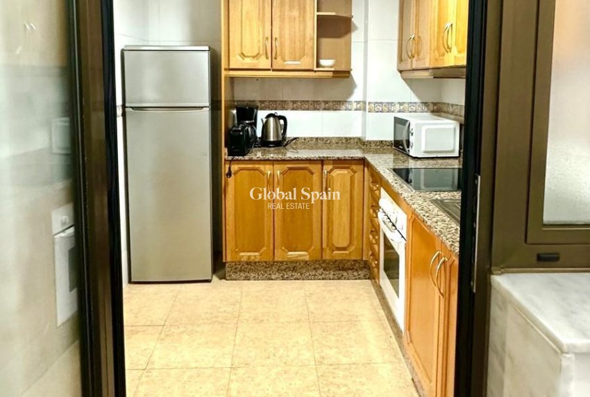 Revente - APPARTEMENT -
TORREVIEJA - Torrevieja