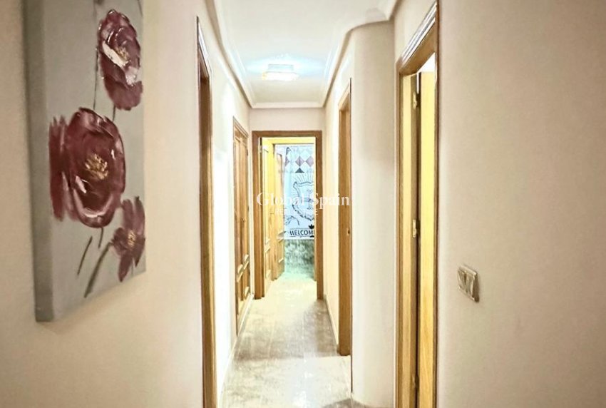 Revente - APPARTEMENT -
TORREVIEJA - Torrevieja