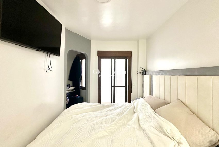 Revente - APPARTEMENT -
TORREVIEJA - Torrevieja