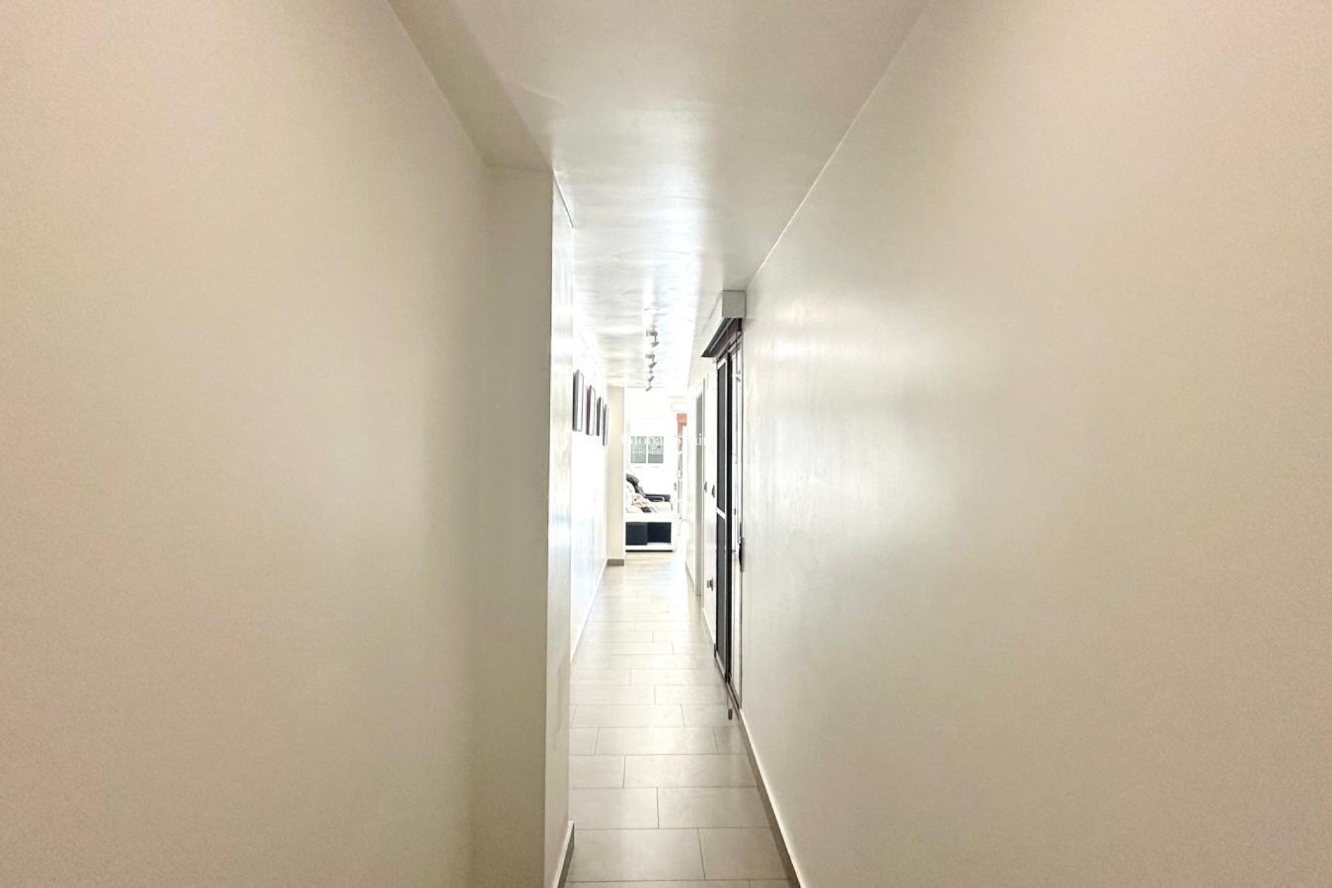 Revente - APPARTEMENT -
TORREVIEJA - Torrevieja