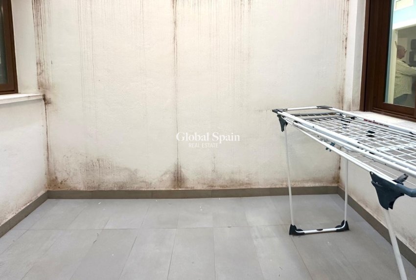 Revente - APPARTEMENT -
TORREVIEJA - Torrevieja