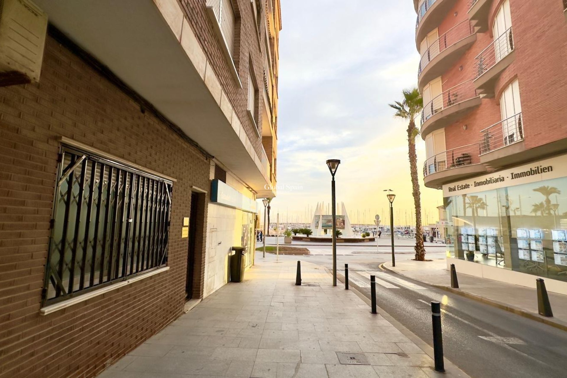 Revente - APPARTEMENT -
TORREVIEJA - Torrevieja