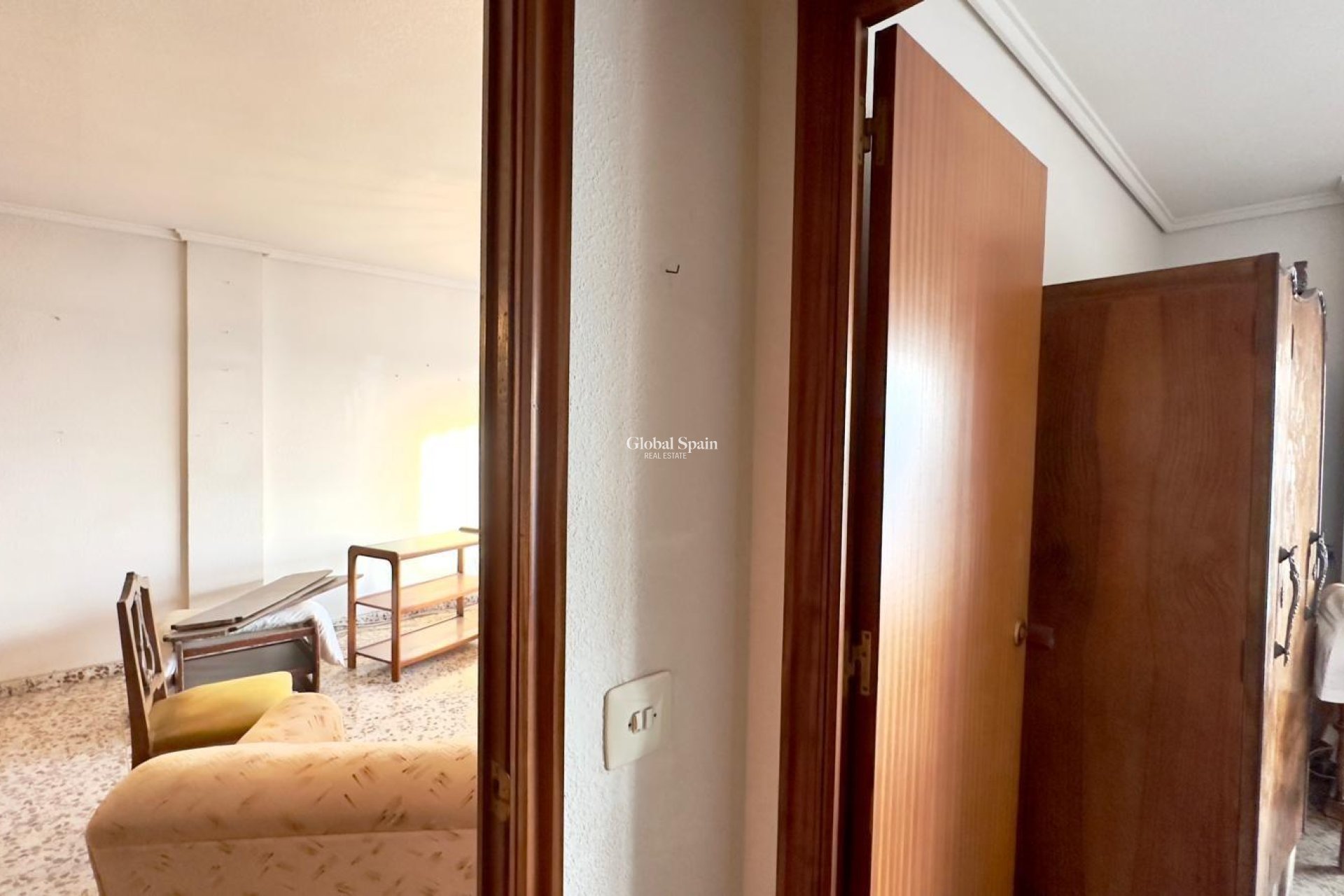 Revente - APPARTEMENT -
TORREVIEJA - Torrevieja