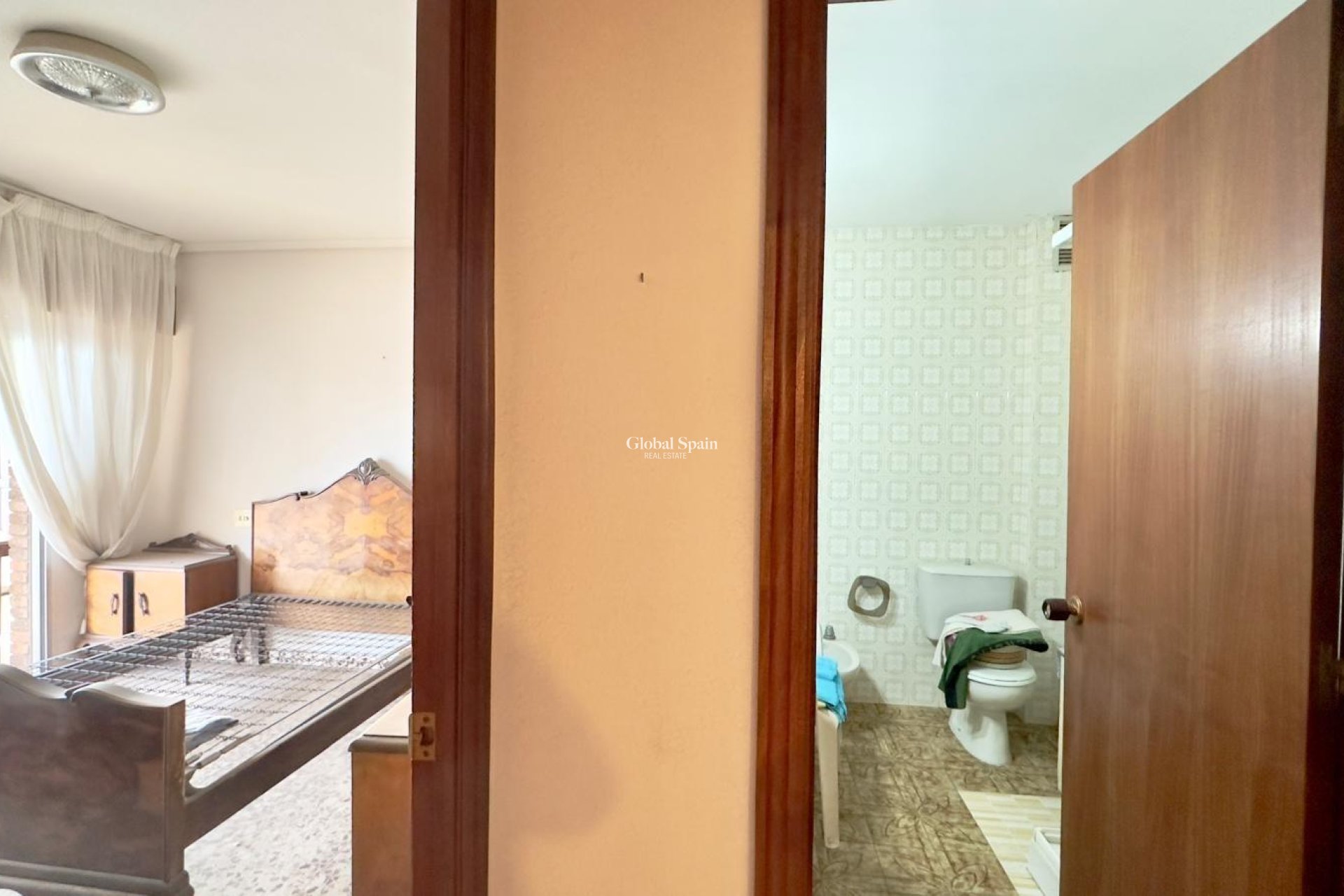 Revente - APPARTEMENT -
TORREVIEJA - Torrevieja