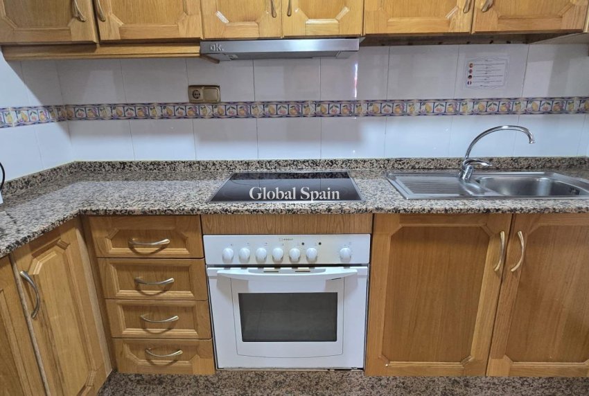 Revente - APPARTEMENT -
TORREVIEJA - Torrevieja