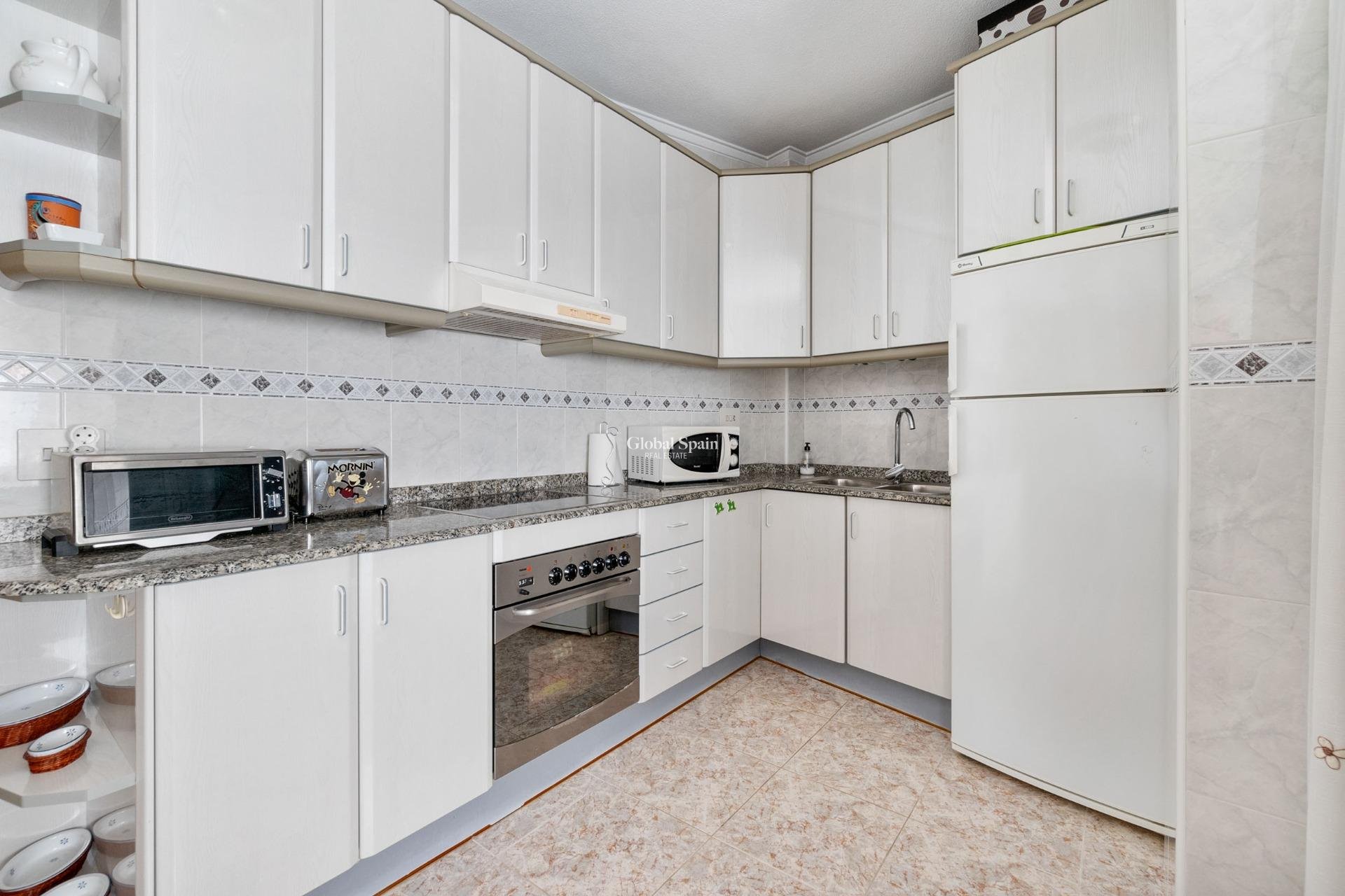 Revente - APPARTEMENT -
TORREVIEJA - Torrevieja