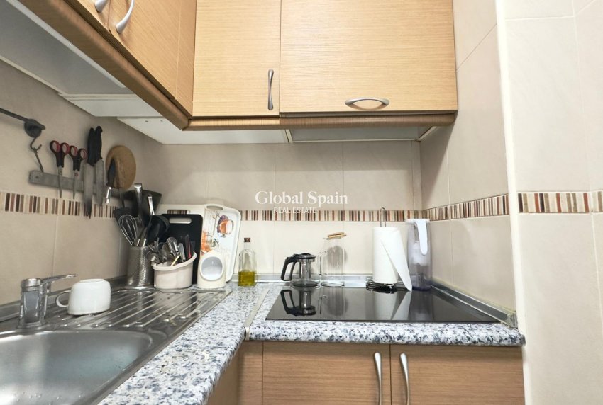 Revente - APPARTEMENT -
TORREVIEJA - Torrevieja