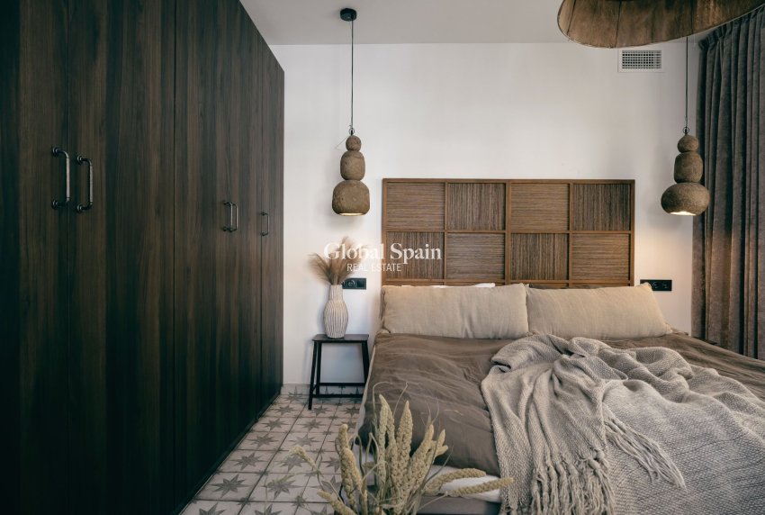 Revente - APPARTEMENT -
TORREVIEJA - Torrevieja