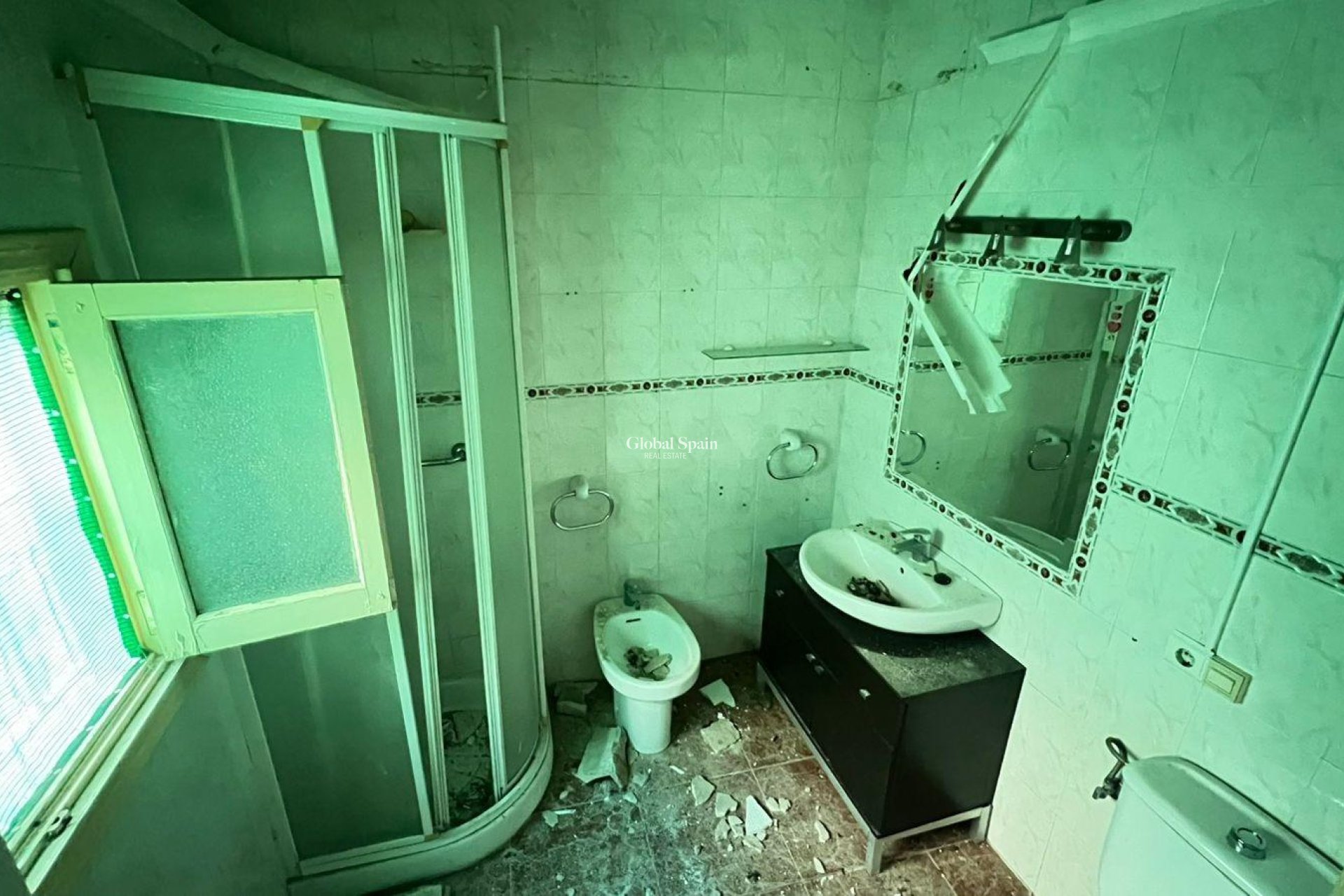 Revente - APPARTEMENT -
TORREVIEJA - Torrevieja