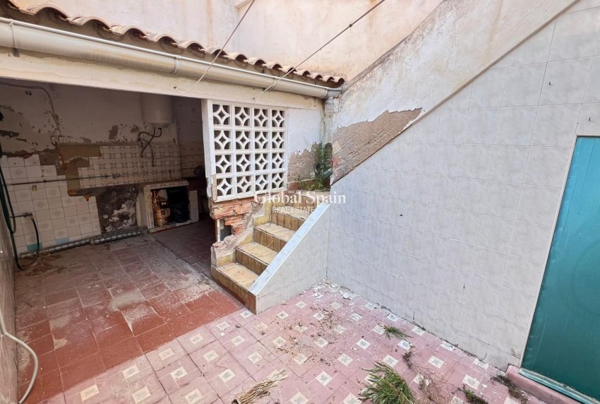 Revente - APPARTEMENT -
TORREVIEJA - Torrevieja