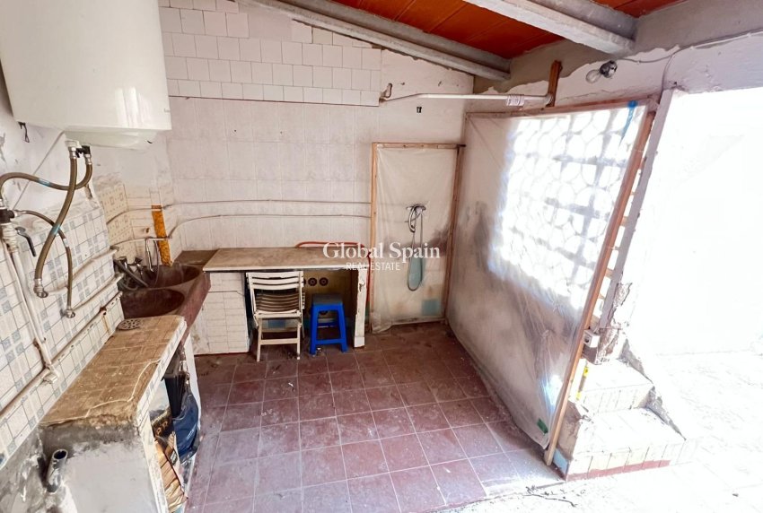 Revente - APPARTEMENT -
TORREVIEJA - Torrevieja