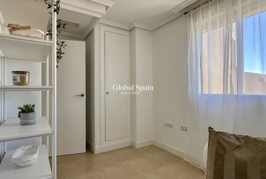 Revente - APPARTEMENT -
TORREVIEJA - Torrevieja