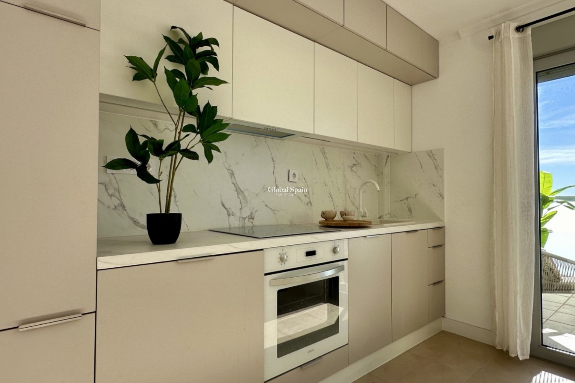 Revente - APPARTEMENT -
TORREVIEJA - Torrevieja