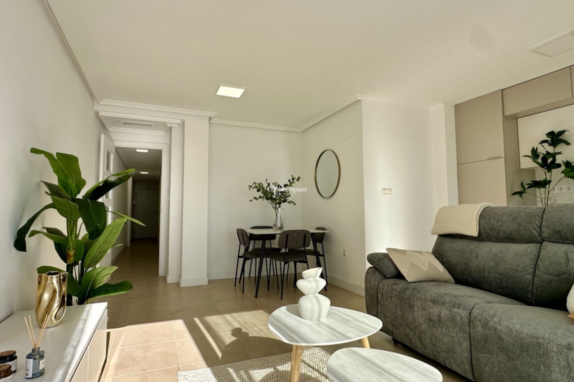 Revente - APPARTEMENT -
TORREVIEJA - Torrevieja