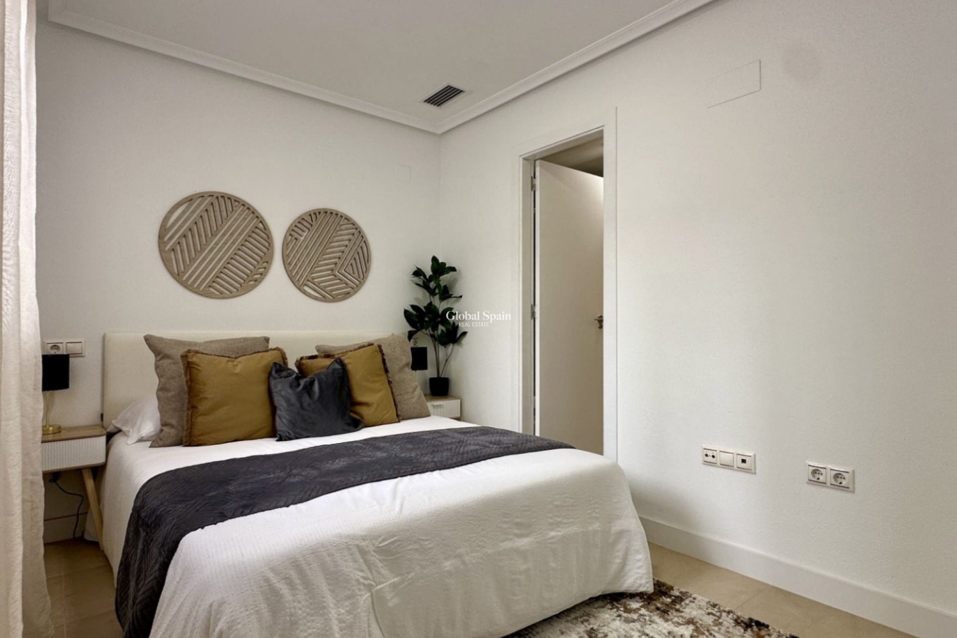Revente - APPARTEMENT -
TORREVIEJA - Torrevieja