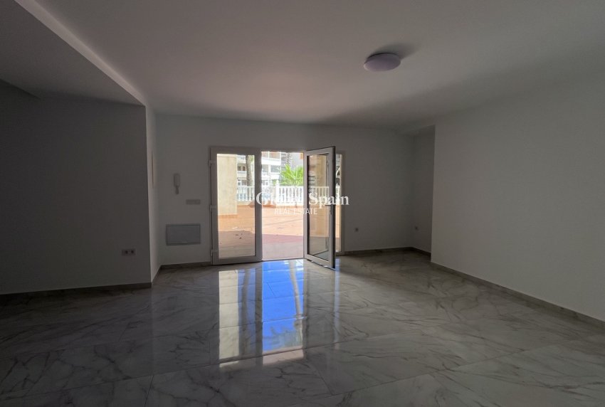 Revente - APPARTEMENT -
TORREVIEJA - Torrevieja
