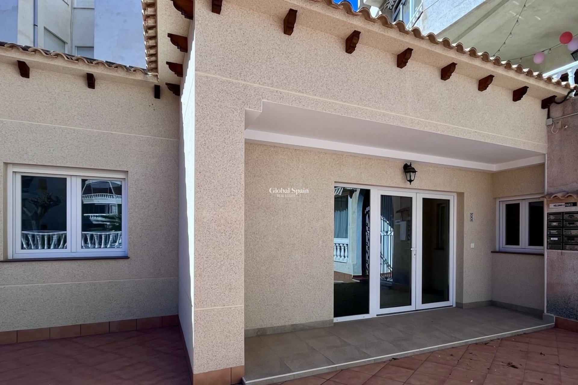 Revente - APPARTEMENT -
TORREVIEJA - Torrevieja