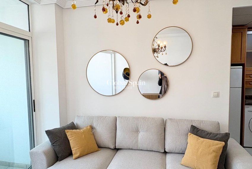 Revente - APPARTEMENT -
TORREVIEJA - Torrevieja