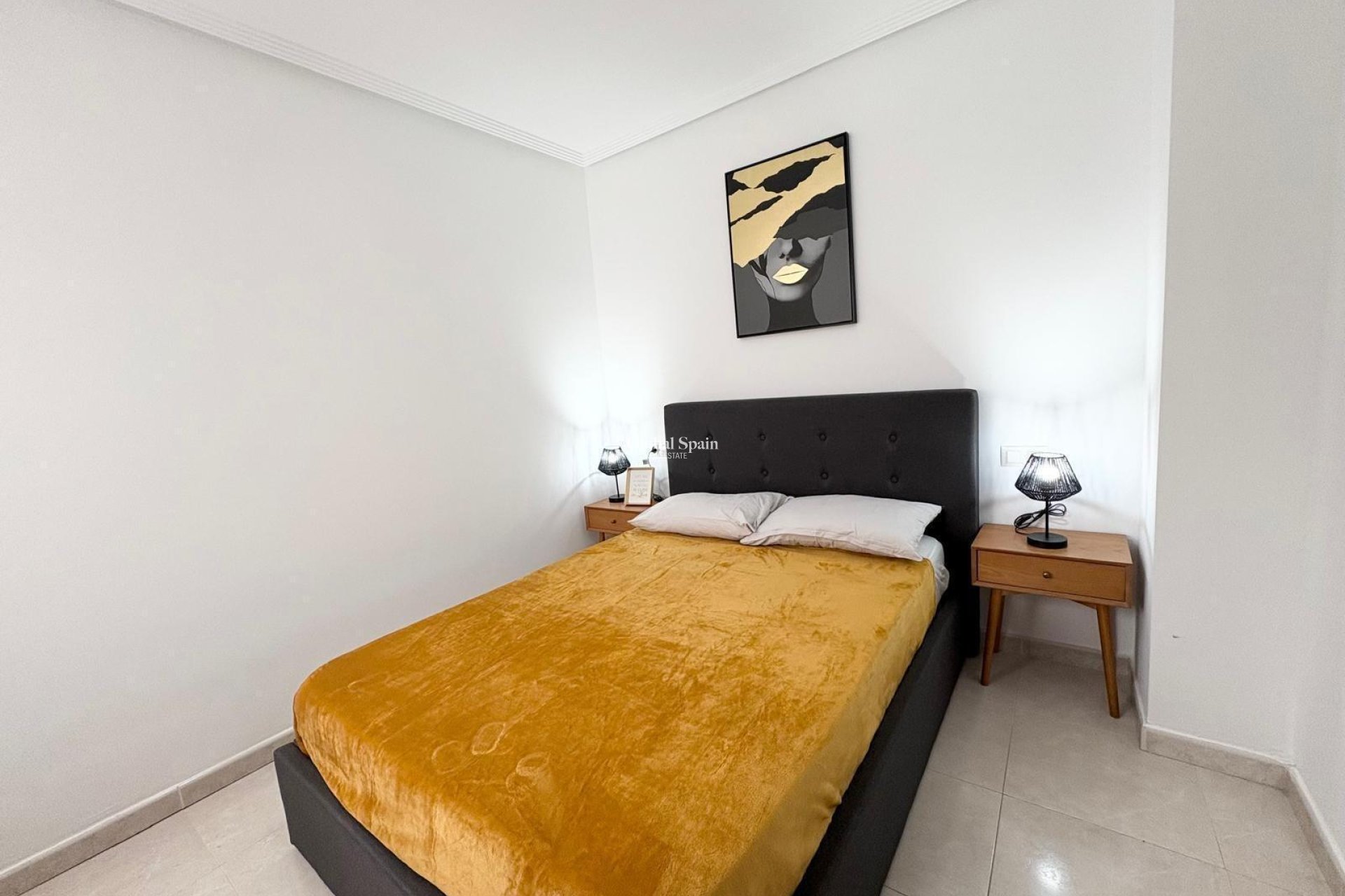 Revente - APPARTEMENT -
TORREVIEJA - Torrevieja