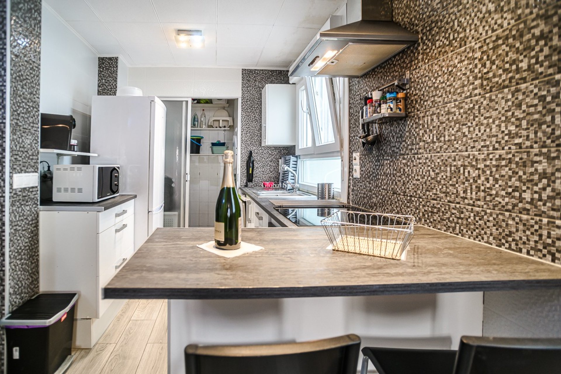 Revente - APPARTEMENT -
TORREVIEJA - Torrevieja
