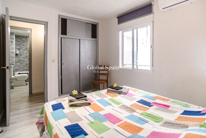 Revente - APPARTEMENT -
TORREVIEJA - Torrevieja