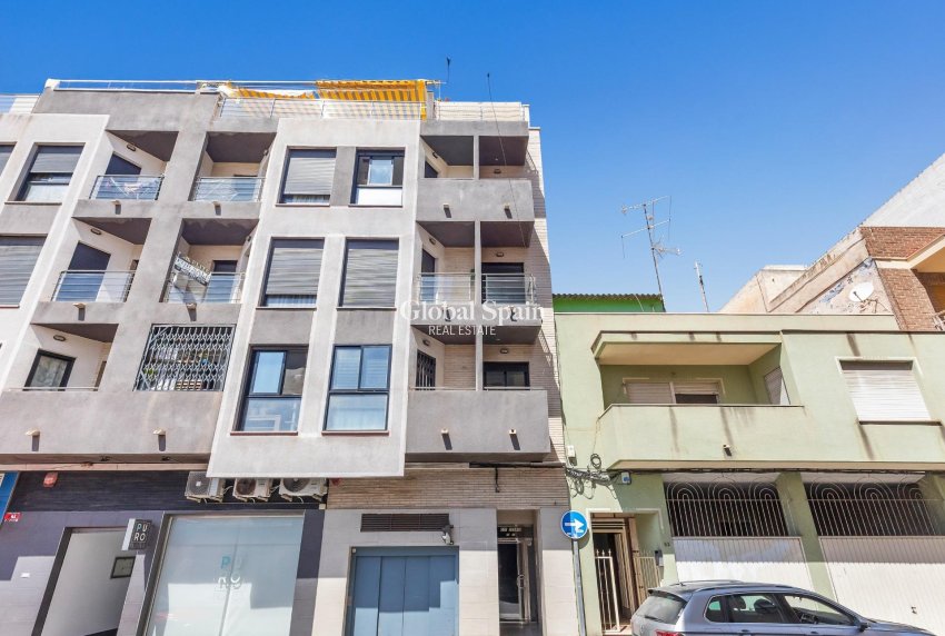Revente - APPARTEMENT -
TORREVIEJA - torrevieja