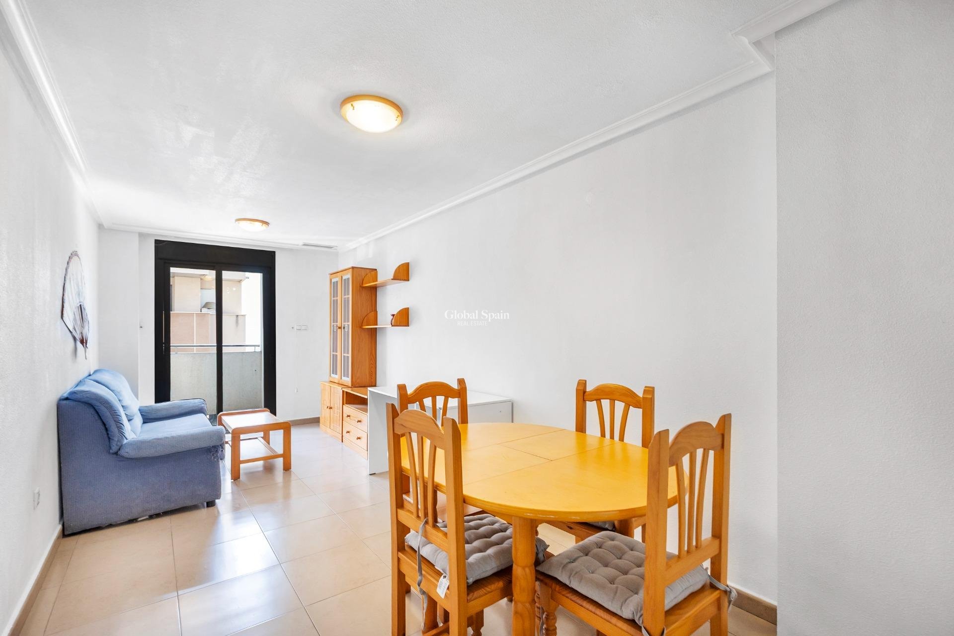 Revente - APPARTEMENT -
TORREVIEJA - torrevieja