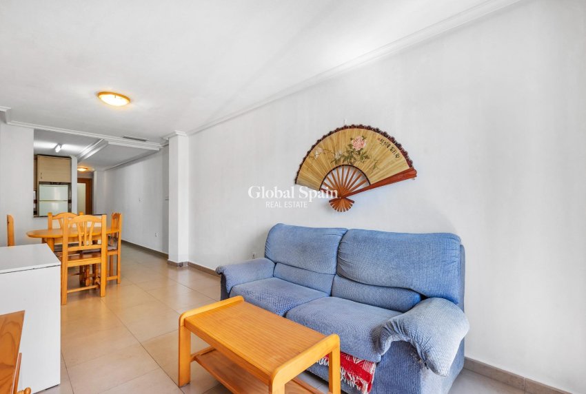 Revente - APPARTEMENT -
TORREVIEJA - torrevieja