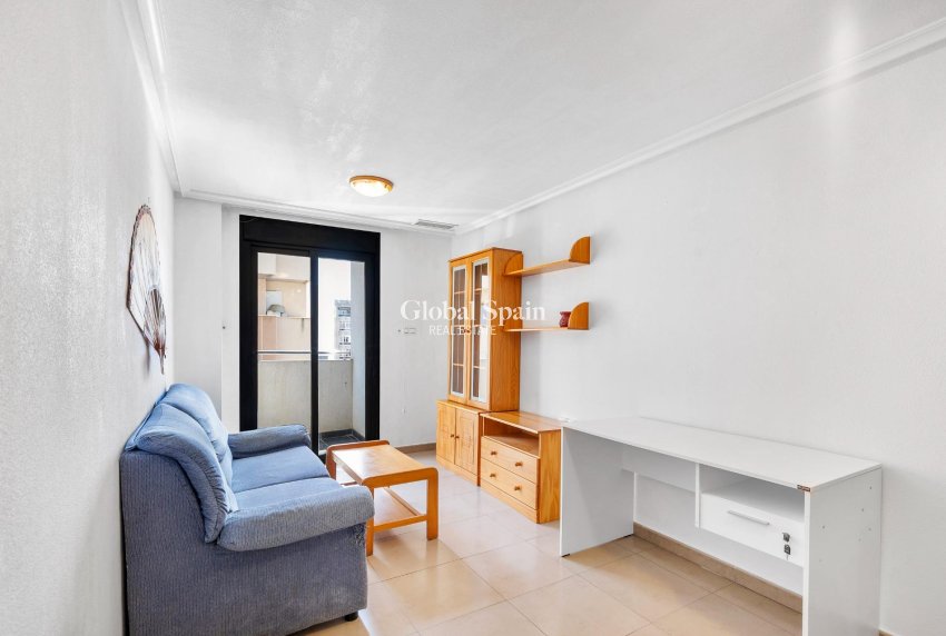 Revente - APPARTEMENT -
TORREVIEJA - torrevieja