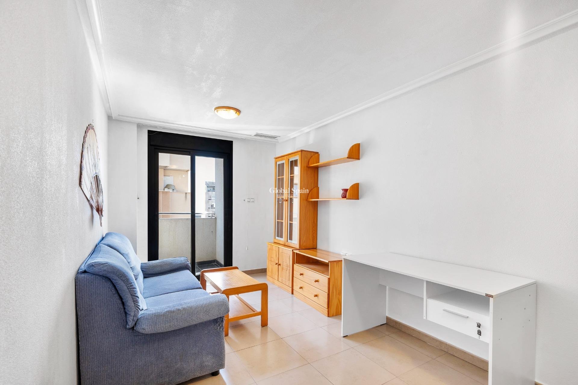 Revente - APPARTEMENT -
TORREVIEJA - torrevieja