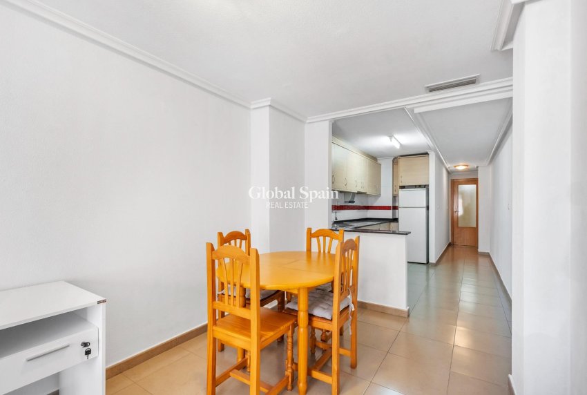 Revente - APPARTEMENT -
TORREVIEJA - torrevieja