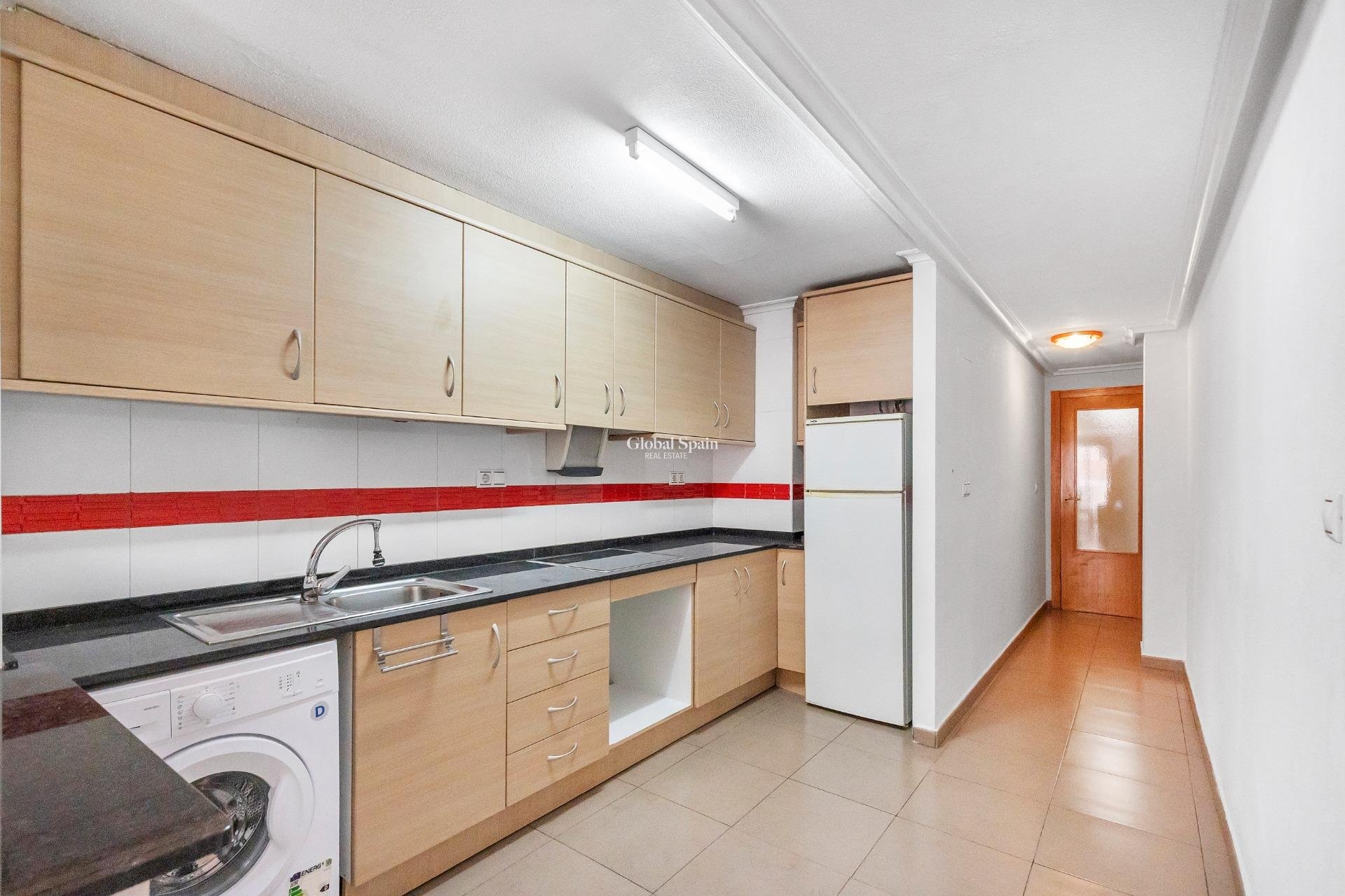 Revente - APPARTEMENT -
TORREVIEJA - torrevieja