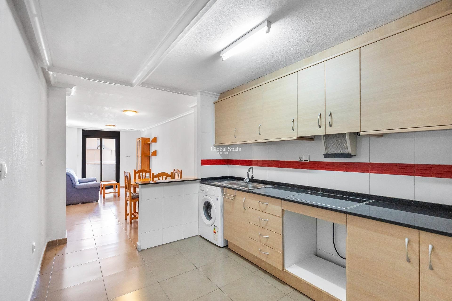 Revente - APPARTEMENT -
TORREVIEJA - torrevieja