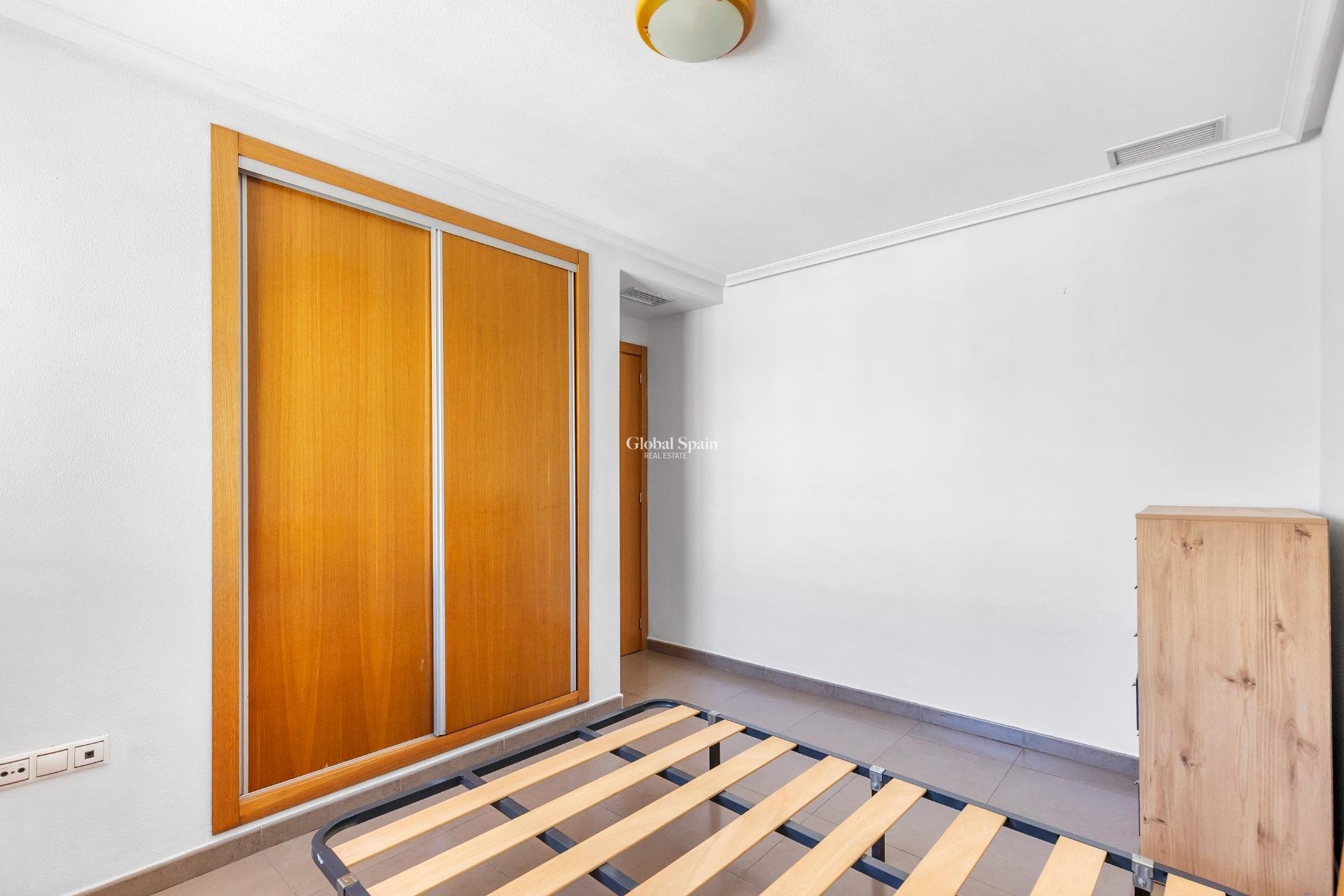 Revente - APPARTEMENT -
TORREVIEJA - torrevieja