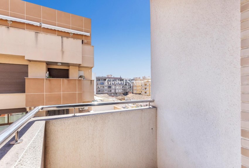 Revente - APPARTEMENT -
TORREVIEJA - torrevieja